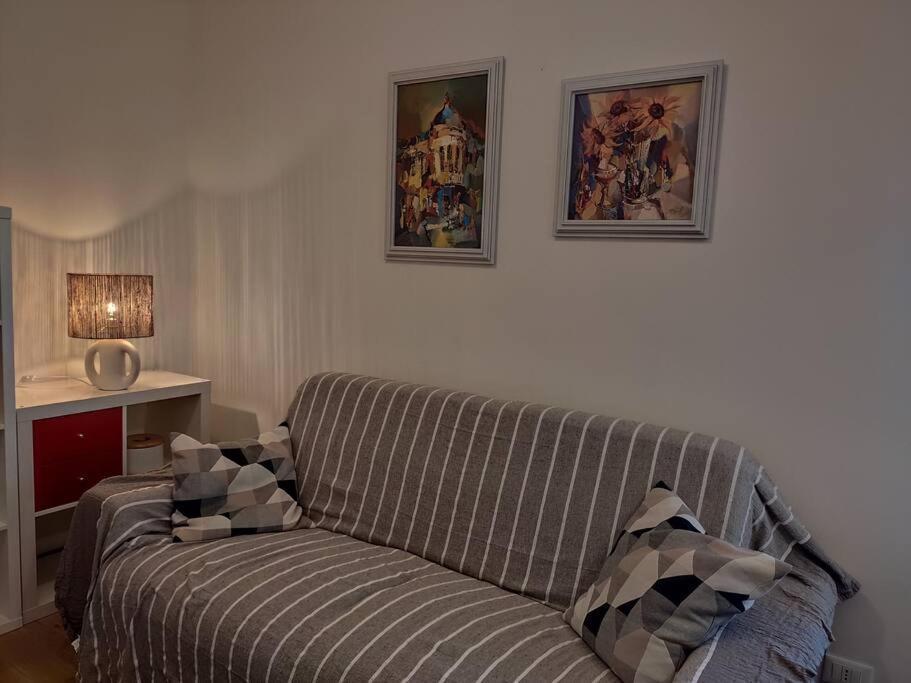 15, Con Posto Auto Apartment Genoa