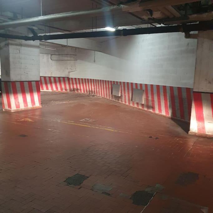 15, Con Posto Auto Genoa