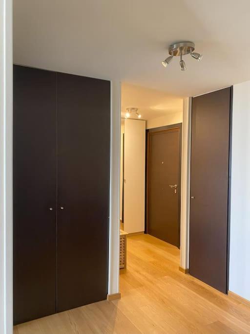 15, Con Posto Auto Apartment
