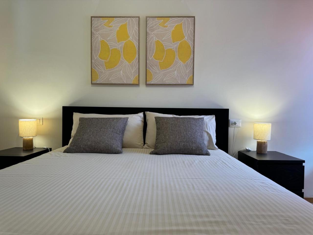 15, Con Posto Auto Apartment