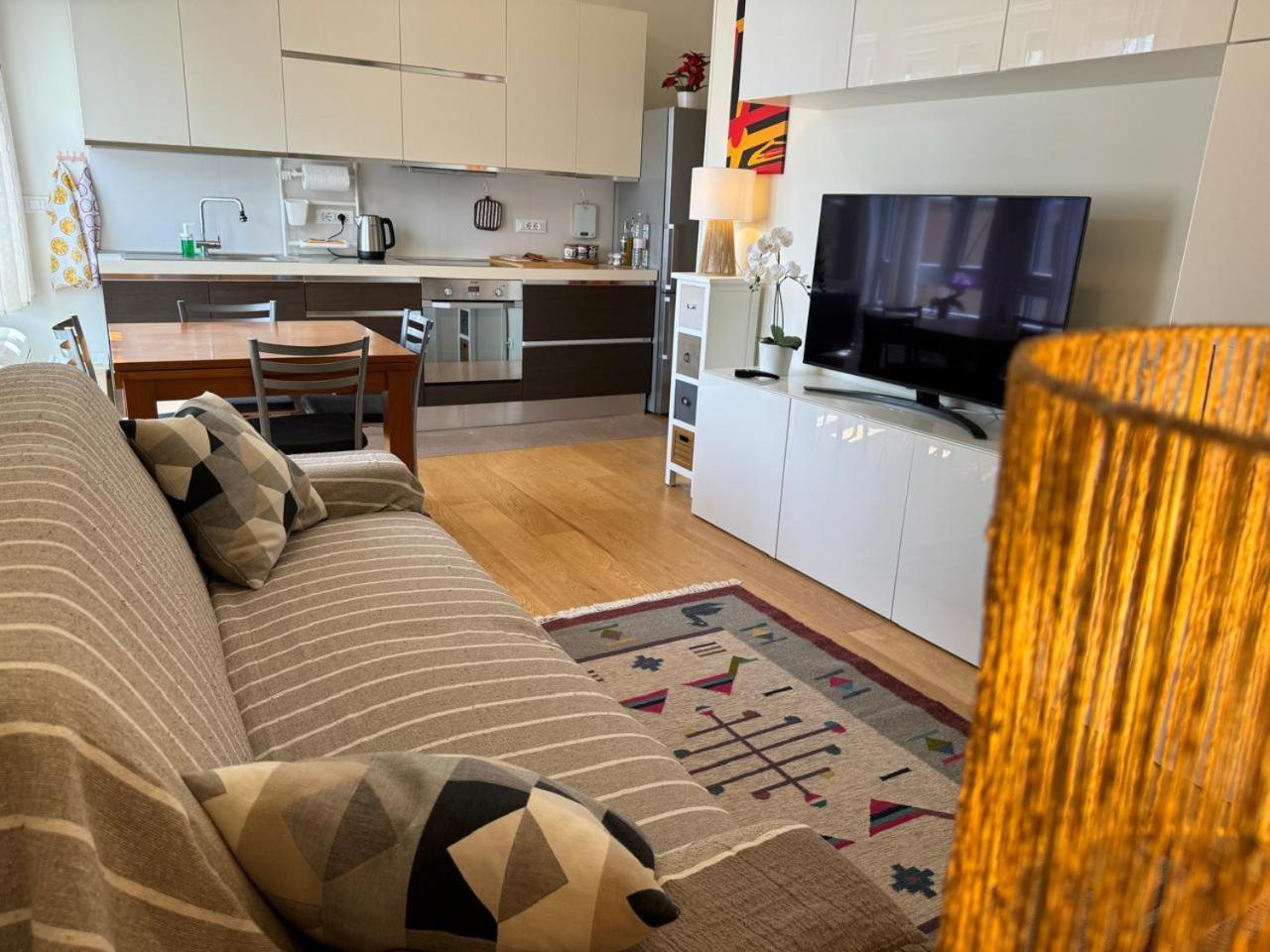 15, Con Posto Auto Apartment *